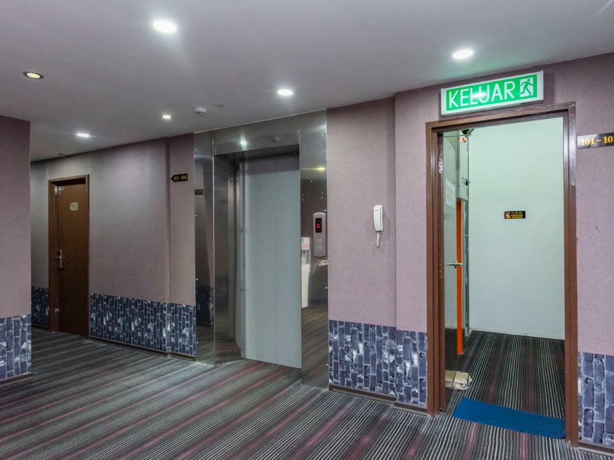 Remember Hotel Bukit Gambir Exterior photo