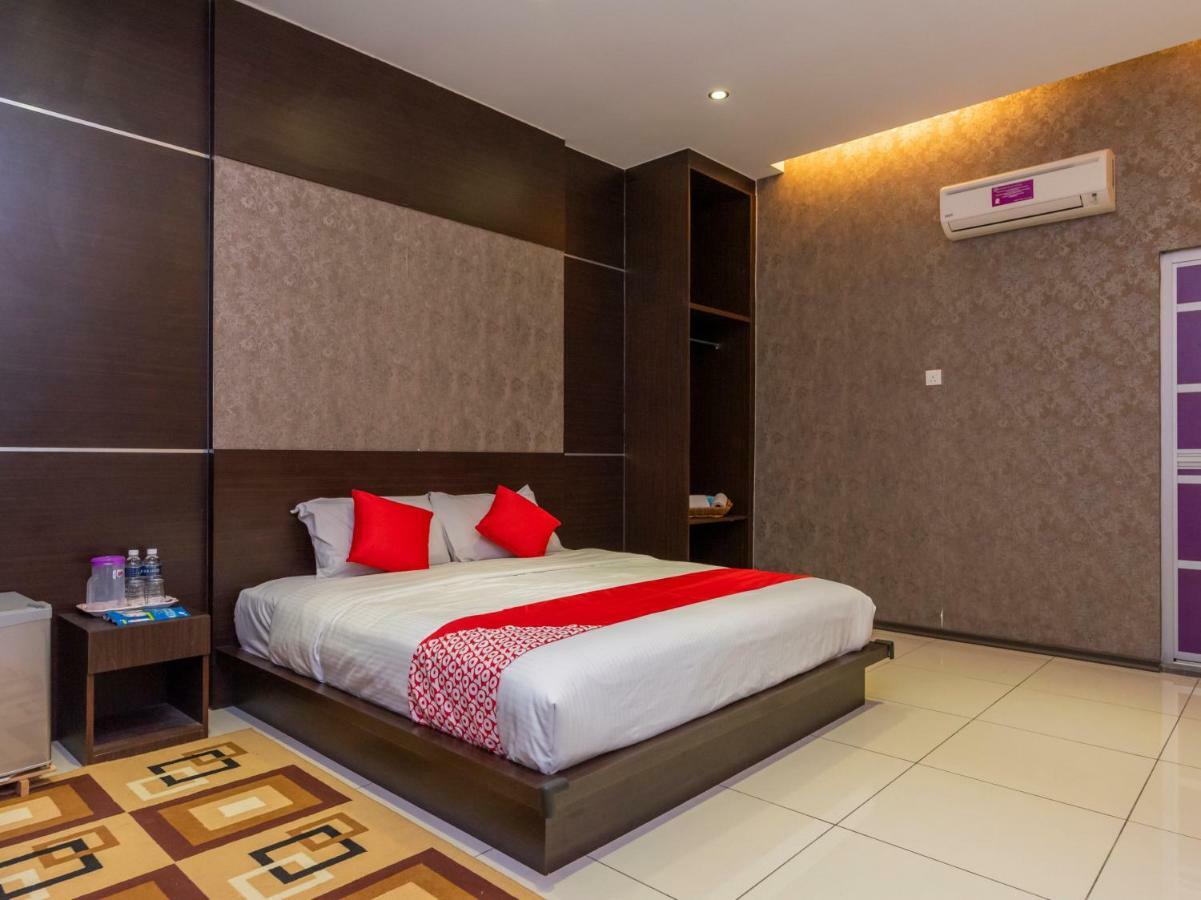 Remember Hotel Bukit Gambir Exterior photo